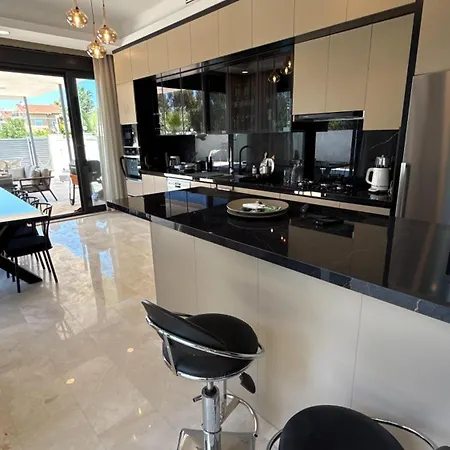 Villa Infinity
