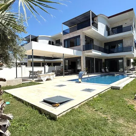 Infinity Villa *